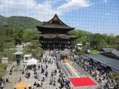 善光寺の本殿・本堂