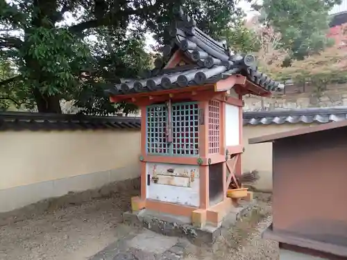 子安神社（東大寺境内社）の末社