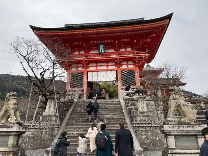 清水寺の山門・神門