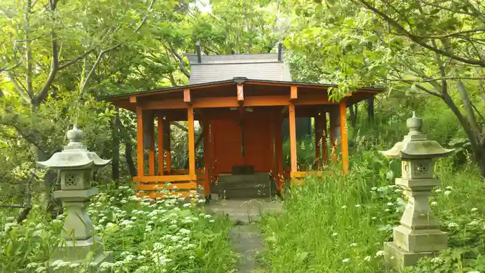 伊丹来稲荷神社の本殿