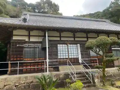 清泰寺の{uncategorized: "未分類", other: "その他", undefined: "問題あり", building: "その他建物", grave: "お墓", sacred_gate: "鳥居", guardian: "狛犬", statue: "像", buddha: "仏像", history: "歴史", nature: "自然", garden: "庭園", animal: "動物", pagoda: "塔", temizu: "手水舎", mountain_gate: "山門・神門", sanctuary: "本殿・本堂", subordinate: "末社・摂社", art: "芸術", scenery: "景色", jizo: "地蔵", ema: "絵馬", goshuin: "御朱印", omikuji: "おみくじ", items: "授与品その他", amulet: "お守り", goshuincho: "御朱印帳", eats: "食事", festival: "お祭り", votive_dance: "神楽", shichigosan: "七五三参", wedding: "結婚式", experience: "体験その他", initially: "初詣", around: "周辺", anti_infection: "感染症対策"}
