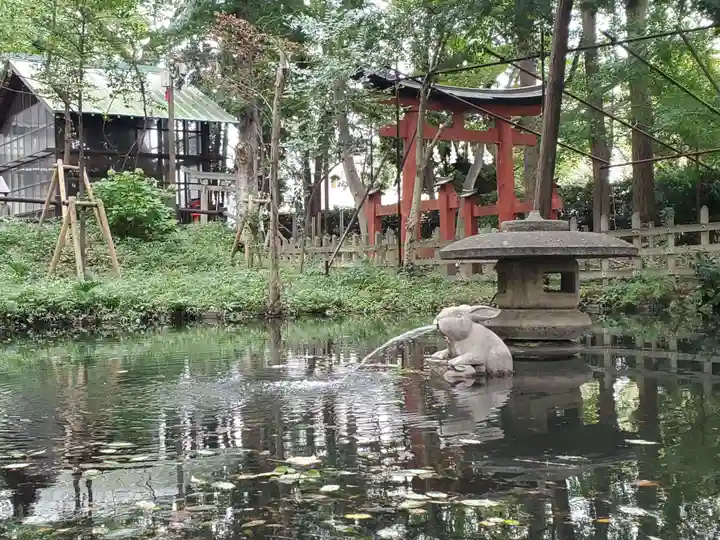 調神社の庭園