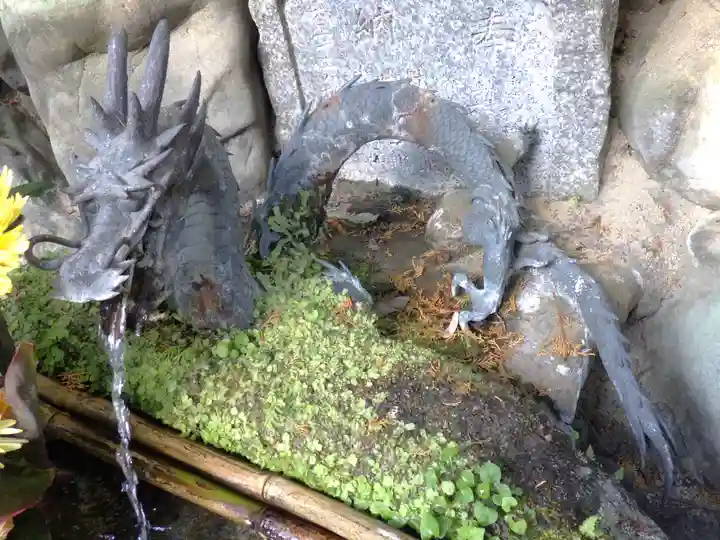 八大神社の手水舎