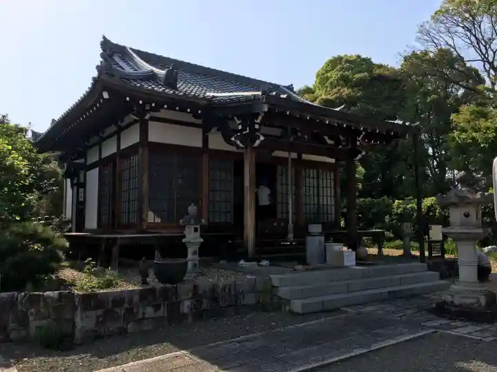 遍照寺の本殿・本堂