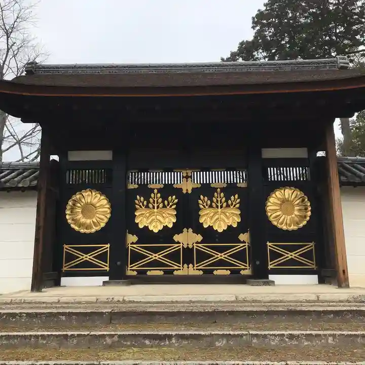 醍醐寺の山門・神門