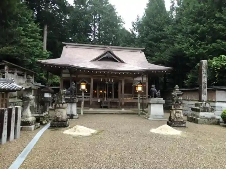 比々岐神社の本殿・本堂