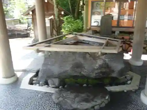 伊勢山皇大神宮の手水舎