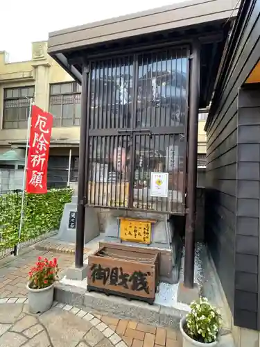 高市神社の本殿