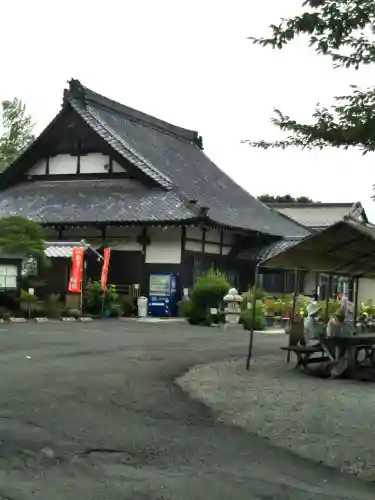 金泉寺の{uncategorized: "未分類", other: "その他", undefined: "問題あり", building: "その他建物", grave: "お墓", sacred_gate: "鳥居", guardian: "狛犬", statue: "像", buddha: "仏像", history: "歴史", nature: "自然", garden: "庭園", animal: "動物", pagoda: "塔", temizu: "手水舎", mountain_gate: "山門・神門", sanctuary: "本殿・本堂", subordinate: "末社・摂社", art: "芸術", scenery: "景色", jizo: "地蔵", ema: "絵馬", goshuin: "御朱印", omikuji: "おみくじ", items: "授与品その他", amulet: "お守り", goshuincho: "御朱印帳", eats: "食事", festival: "お祭り", votive_dance: "神楽", shichigosan: "七五三参", wedding: "結婚式", experience: "体験その他", initially: "初詣", around: "周辺", anti_infection: "感染症対策"}