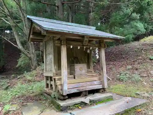 金華山黄金山神社の末社