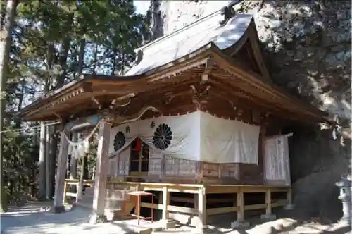 中之嶽神社の本殿