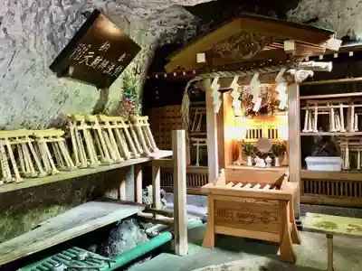 銭洗弁財天宇賀福神社(神奈川県)