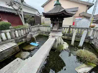 十王地蔵尊 (十王村の水)の{uncategorized: "未分類", other: "その他", undefined: "問題あり", building: "その他建物", grave: "お墓", sacred_gate: "鳥居", guardian: "狛犬", statue: "像", buddha: "仏像", history: "歴史", nature: "自然", garden: "庭園", animal: "動物", pagoda: "塔", temizu: "手水舎", mountain_gate: "山門・神門", sanctuary: "本殿・本堂", subordinate: "末社・摂社", art: "芸術", scenery: "景色", jizo: "地蔵", ema: "絵馬", goshuin: "御朱印", omikuji: "おみくじ", items: "授与品その他", amulet: "お守り", goshuincho: "御朱印帳", eats: "食事", festival: "お祭り", votive_dance: "神楽", shichigosan: "七五三参", wedding: "結婚式", experience: "体験その他", initially: "初詣", around: "周辺", anti_infection: "感染症対策"}