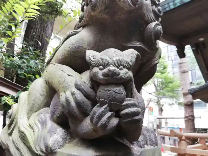 稲荷鬼王神社の狛犬