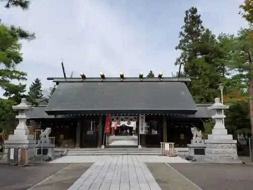 刈田神社の山門