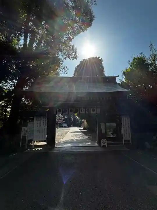砥鹿神社(里宮)の{uncategorized: "未分類", other: "その他", undefined: "問題あり", building: "その他建物", grave: "お墓", sacred_gate: "鳥居", guardian: "狛犬", statue: "像", buddha: "仏像", history: "歴史", nature: "自然", garden: "庭園", animal: "動物", pagoda: "塔", temizu: "手水舎", mountain_gate: "山門・神門", sanctuary: "本殿・本堂", subordinate: "末社・摂社", art: "芸術", scenery: "景色", jizo: "地蔵", ema: "絵馬", goshuin: "御朱印", omikuji: "おみくじ", items: "授与品その他", amulet: "お守り", goshuincho: "御朱印帳", eats: "食事", festival: "お祭り", votive_dance: "神楽", shichigosan: "七五三参", wedding: "結婚式", experience: "体験その他", initially: "初詣", around: "周辺", anti_infection: "感染症対策"}