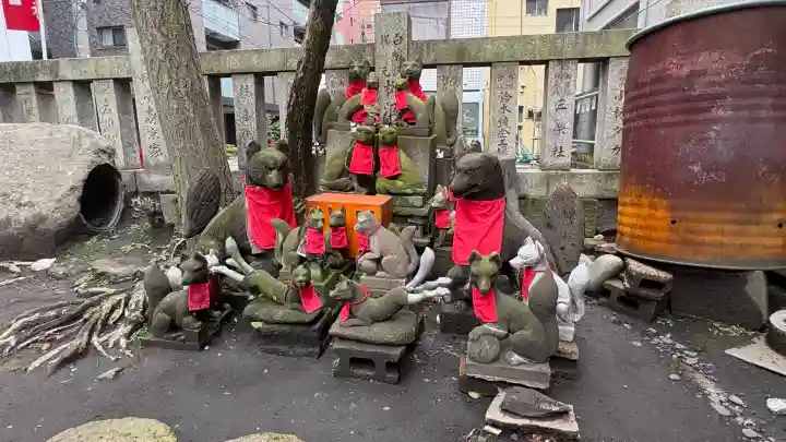 笠間稲荷神社 東京別社の{uncategorized: "未分類", other: "その他", undefined: "問題あり", building: "その他建物", grave: "お墓", sacred_gate: "鳥居", guardian: "狛犬", statue: "像", buddha: "仏像", history: "歴史", nature: "自然", garden: "庭園", animal: "動物", pagoda: "塔", temizu: "手水舎", mountain_gate: "山門・神門", sanctuary: "本殿・本堂", subordinate: "末社・摂社", art: "芸術", scenery: "景色", jizo: "地蔵", ema: "絵馬", goshuin: "御朱印", omikuji: "おみくじ", items: "授与品その他", amulet: "お守り", goshuincho: "御朱印帳", eats: "食事", festival: "お祭り", votive_dance: "神楽", shichigosan: "七五三参", wedding: "結婚式", experience: "体験その他", initially: "初詣", around: "周辺", anti_infection: "感染症対策"}
