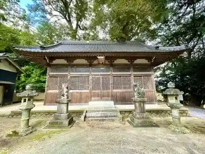 石神社の本殿