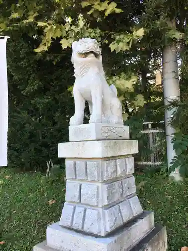 潮見ヶ岡神社の狛犬