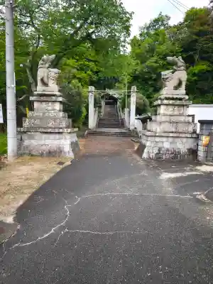 諸山積神社の{uncategorized: "未分類", other: "その他", undefined: "問題あり", building: "その他建物", grave: "お墓", sacred_gate: "鳥居", guardian: "狛犬", statue: "像", buddha: "仏像", history: "歴史", nature: "自然", garden: "庭園", animal: "動物", pagoda: "塔", temizu: "手水舎", mountain_gate: "山門・神門", sanctuary: "本殿・本堂", subordinate: "末社・摂社", art: "芸術", scenery: "景色", jizo: "地蔵", ema: "絵馬", goshuin: "御朱印", omikuji: "おみくじ", items: "授与品その他", amulet: "お守り", goshuincho: "御朱印帳", eats: "食事", festival: "お祭り", votive_dance: "神楽", shichigosan: "七五三参", wedding: "結婚式", experience: "体験その他", initially: "初詣", around: "周辺", anti_infection: "感染症対策"}