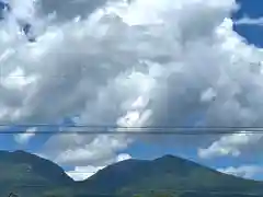 新海三社神社の景色