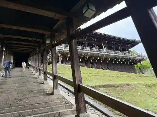 東大寺 二月堂の{uncategorized: "未分類", other: "その他", undefined: "問題あり", building: "その他建物", grave: "お墓", sacred_gate: "鳥居", guardian: "狛犬", statue: "像", buddha: "仏像", history: "歴史", nature: "自然", garden: "庭園", animal: "動物", pagoda: "塔", temizu: "手水舎", mountain_gate: "山門・神門", sanctuary: "本殿・本堂", subordinate: "末社・摂社", art: "芸術", scenery: "景色", jizo: "地蔵", ema: "絵馬", goshuin: "御朱印", omikuji: "おみくじ", items: "授与品その他", amulet: "お守り", goshuincho: "御朱印帳", eats: "食事", festival: "お祭り", votive_dance: "神楽", shichigosan: "七五三参", wedding: "結婚式", experience: "体験その他", initially: "初詣", around: "周辺", anti_infection: "感染症対策"}
