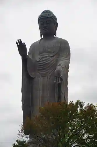 東本願寺本廟 牛久浄苑（牛久大仏）の仏像