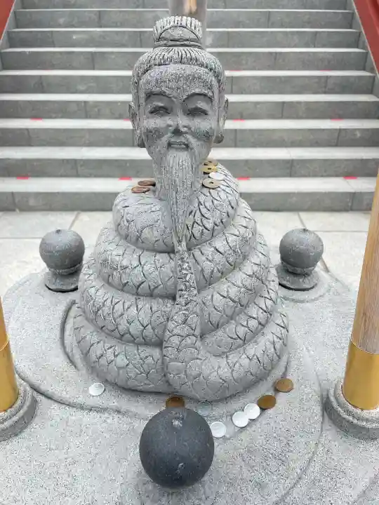 寛永寺不忍池弁天堂の{uncategorized: "未分類", other: "その他", undefined: "問題あり", building: "その他建物", grave: "お墓", sacred_gate: "鳥居", guardian: "狛犬", statue: "像", buddha: "仏像", history: "歴史", nature: "自然", garden: "庭園", animal: "動物", pagoda: "塔", temizu: "手水舎", mountain_gate: "山門・神門", sanctuary: "本殿・本堂", subordinate: "末社・摂社", art: "芸術", scenery: "景色", jizo: "地蔵", ema: "絵馬", goshuin: "御朱印", omikuji: "おみくじ", items: "授与品その他", amulet: "お守り", goshuincho: "御朱印帳", eats: "食事", festival: "お祭り", votive_dance: "神楽", shichigosan: "七五三参", wedding: "結婚式", experience: "体験その他", initially: "初詣", around: "周辺", anti_infection: "感染症対策"}