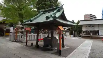 草加神社の手水舎