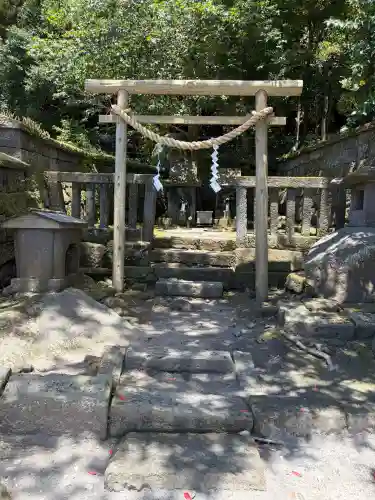山神・水神社の{uncategorized: "未分類", other: "その他", undefined: "問題あり", building: "その他建物", grave: "お墓", sacred_gate: "鳥居", guardian: "狛犬", statue: "像", buddha: "仏像", history: "歴史", nature: "自然", garden: "庭園", animal: "動物", pagoda: "塔", temizu: "手水舎", mountain_gate: "山門・神門", sanctuary: "本殿・本堂", subordinate: "末社・摂社", art: "芸術", scenery: "景色", jizo: "地蔵", ema: "絵馬", goshuin: "御朱印", omikuji: "おみくじ", items: "授与品その他", amulet: "お守り", goshuincho: "御朱印帳", eats: "食事", festival: "お祭り", votive_dance: "神楽", shichigosan: "七五三参", wedding: "結婚式", experience: "体験その他", initially: "初詣", around: "周辺", anti_infection: "感染症対策"}