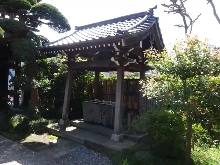 萬蔵寺の手水舎