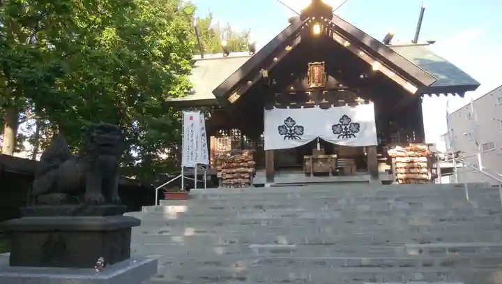 札幌諏訪神社の本殿・本堂