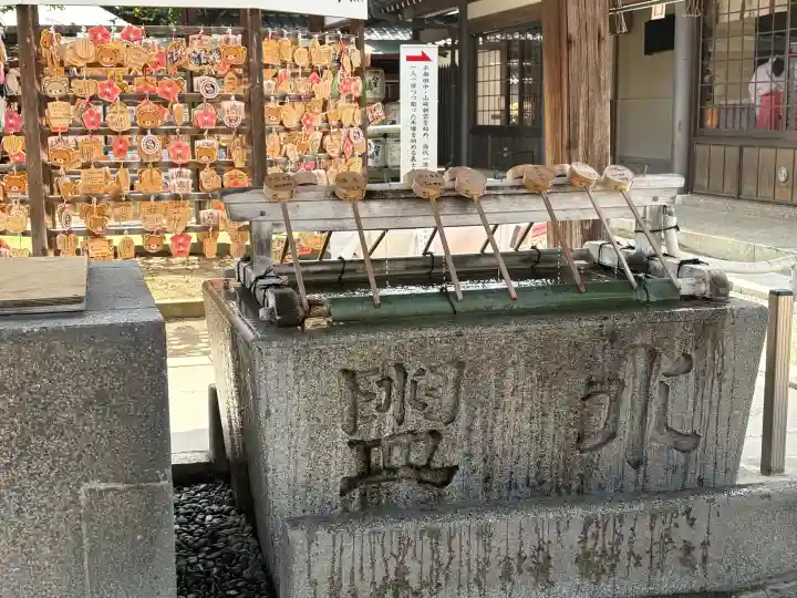 赤穂大石神社の{uncategorized: "未分類", other: "その他", undefined: "問題あり", building: "その他建物", grave: "お墓", sacred_gate: "鳥居", guardian: "狛犬", statue: "像", buddha: "仏像", history: "歴史", nature: "自然", garden: "庭園", animal: "動物", pagoda: "塔", temizu: "手水舎", mountain_gate: "山門・神門", sanctuary: "本殿・本堂", subordinate: "末社・摂社", art: "芸術", scenery: "景色", jizo: "地蔵", ema: "絵馬", goshuin: "御朱印", omikuji: "おみくじ", items: "授与品その他", amulet: "お守り", goshuincho: "御朱印帳", eats: "食事", festival: "お祭り", votive_dance: "神楽", shichigosan: "七五三参", wedding: "結婚式", experience: "体験その他", initially: "初詣", around: "周辺", anti_infection: "感染症対策"}
