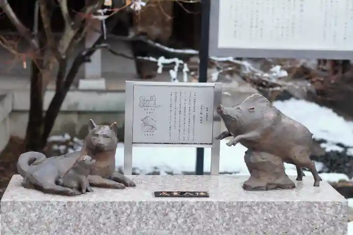 行田八幡神社の{uncategorized: "未分類", other: "その他", undefined: "問題あり", building: "その他建物", grave: "お墓", sacred_gate: "鳥居", guardian: "狛犬", statue: "像", buddha: "仏像", history: "歴史", nature: "自然", garden: "庭園", animal: "動物", pagoda: "塔", temizu: "手水舎", mountain_gate: "山門・神門", sanctuary: "本殿・本堂", subordinate: "末社・摂社", art: "芸術", scenery: "景色", jizo: "地蔵", ema: "絵馬", goshuin: "御朱印", omikuji: "おみくじ", items: "授与品その他", amulet: "お守り", goshuincho: "御朱印帳", eats: "食事", festival: "お祭り", votive_dance: "神楽", shichigosan: "七五三参", wedding: "結婚式", experience: "体験その他", initially: "初詣", around: "周辺", anti_infection: "感染症対策"}
