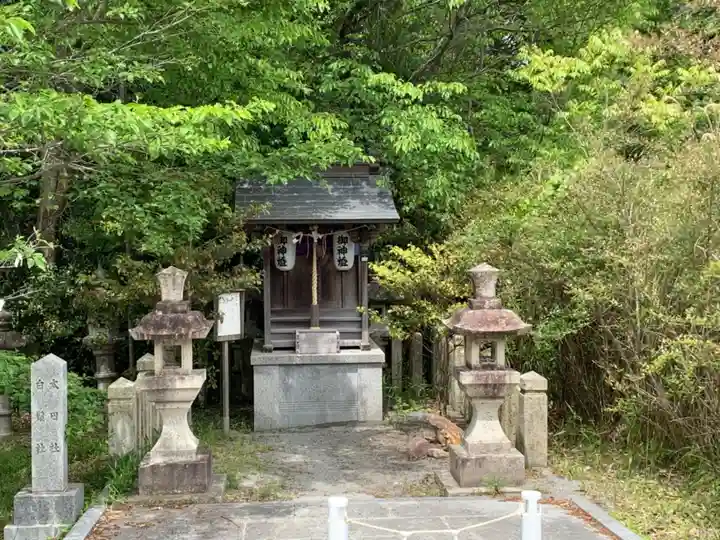 鍬渓神社の末社・摂社