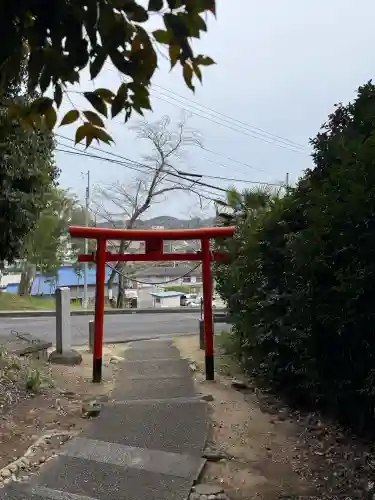香良須神社の{uncategorized: "未分類", other: "その他", undefined: "問題あり", building: "その他建物", grave: "お墓", sacred_gate: "鳥居", guardian: "狛犬", statue: "像", buddha: "仏像", history: "歴史", nature: "自然", garden: "庭園", animal: "動物", pagoda: "塔", temizu: "手水舎", mountain_gate: "山門・神門", sanctuary: "本殿・本堂", subordinate: "末社・摂社", art: "芸術", scenery: "景色", jizo: "地蔵", ema: "絵馬", goshuin: "御朱印", omikuji: "おみくじ", items: "授与品その他", amulet: "お守り", goshuincho: "御朱印帳", eats: "食事", festival: "お祭り", votive_dance: "神楽", shichigosan: "七五三参", wedding: "結婚式", experience: "体験その他", initially: "初詣", around: "周辺", anti_infection: "感染症対策"}