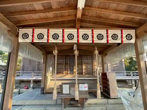 岡湊神社の本殿