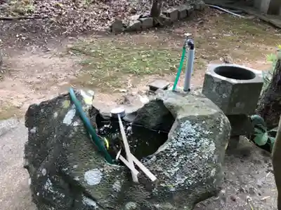 興神社の手水舎