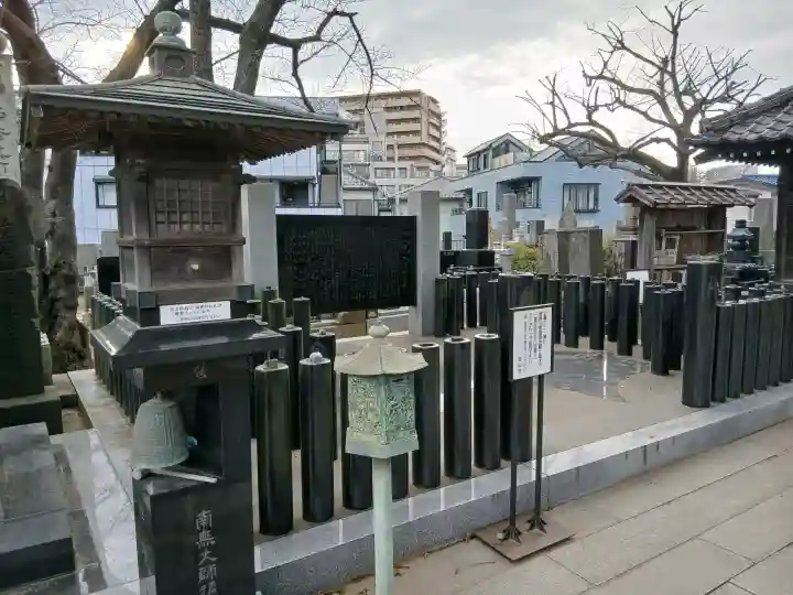 西福寺の{uncategorized: "未分類", other: "その他", undefined: "問題あり", building: "その他建物", grave: "お墓", sacred_gate: "鳥居", guardian: "狛犬", statue: "像", buddha: "仏像", history: "歴史", nature: "自然", garden: "庭園", animal: "動物", pagoda: "塔", temizu: "手水舎", mountain_gate: "山門・神門", sanctuary: "本殿・本堂", subordinate: "末社・摂社", art: "芸術", scenery: "景色", jizo: "地蔵", ema: "絵馬", goshuin: "御朱印", omikuji: "おみくじ", items: "授与品その他", amulet: "お守り", goshuincho: "御朱印帳", eats: "食事", festival: "お祭り", votive_dance: "神楽", shichigosan: "七五三参", wedding: "結婚式", experience: "体験その他", initially: "初詣", around: "周辺", anti_infection: "感染症対策"}