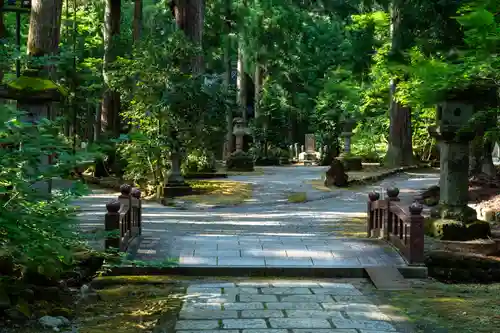 雄山神社中宮祈願殿(富山県)