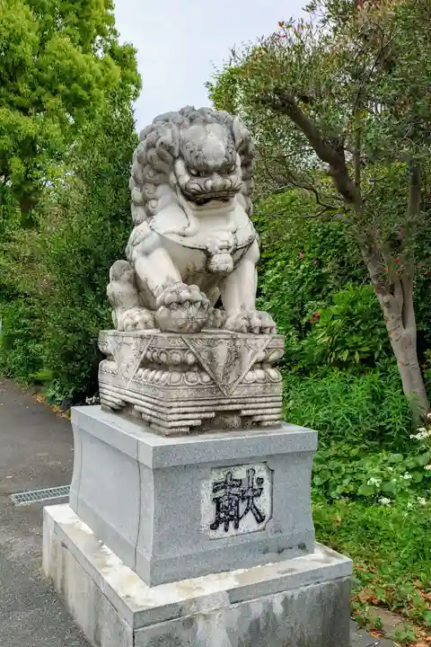 上地八幡宮の狛犬