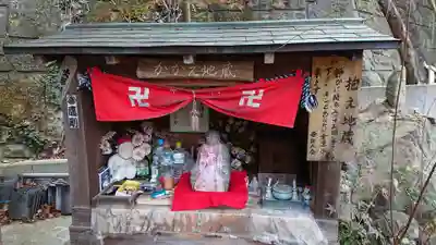 かかえ地蔵の本殿・本堂