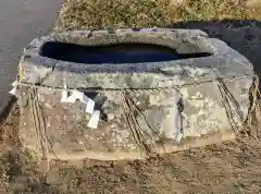 貢八幡神社の手水