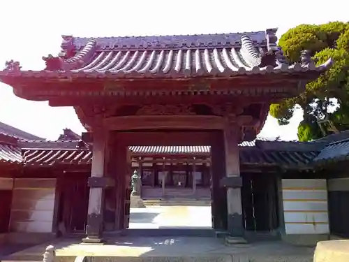 西方寺の山門