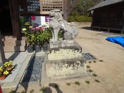 諏訪神社の狛犬