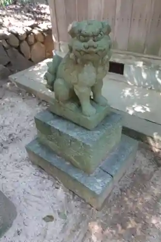 忍坂山口坐神社の狛犬