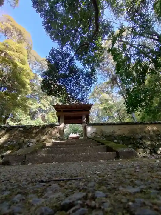 根来寺の{uncategorized: "未分類", other: "その他", undefined: "問題あり", building: "その他建物", grave: "お墓", sacred_gate: "鳥居", guardian: "狛犬", statue: "像", buddha: "仏像", history: "歴史", nature: "自然", garden: "庭園", animal: "動物", pagoda: "塔", temizu: "手水舎", mountain_gate: "山門・神門", sanctuary: "本殿・本堂", subordinate: "末社・摂社", art: "芸術", scenery: "景色", jizo: "地蔵", ema: "絵馬", goshuin: "御朱印", omikuji: "おみくじ", items: "授与品その他", amulet: "お守り", goshuincho: "御朱印帳", eats: "食事", festival: "お祭り", votive_dance: "神楽", shichigosan: "七五三参", wedding: "結婚式", experience: "体験その他", initially: "初詣", around: "周辺", anti_infection: "感染症対策"}