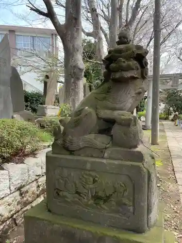 前原御嶽神社の狛犬