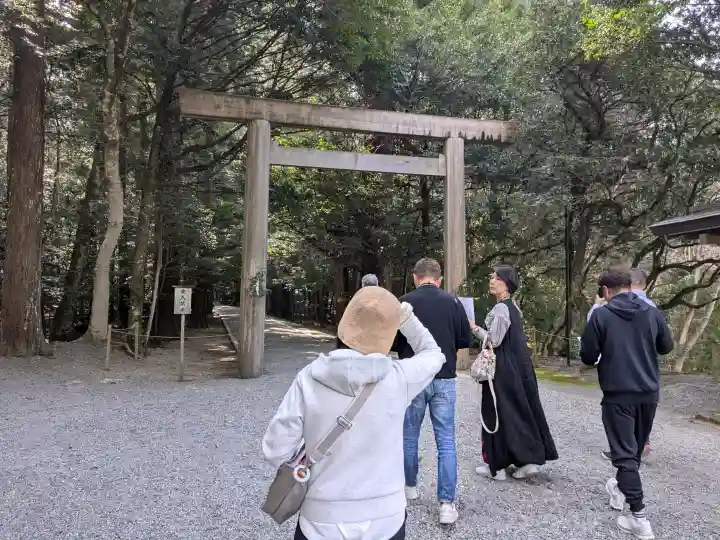 瀧原宮(皇大神宮別宮)の{uncategorized: "未分類", other: "その他", undefined: "問題あり", building: "その他建物", grave: "お墓", sacred_gate: "鳥居", guardian: "狛犬", statue: "像", buddha: "仏像", history: "歴史", nature: "自然", garden: "庭園", animal: "動物", pagoda: "塔", temizu: "手水舎", mountain_gate: "山門・神門", sanctuary: "本殿・本堂", subordinate: "末社・摂社", art: "芸術", scenery: "景色", jizo: "地蔵", ema: "絵馬", goshuin: "御朱印", omikuji: "おみくじ", items: "授与品その他", amulet: "お守り", goshuincho: "御朱印帳", eats: "食事", festival: "お祭り", votive_dance: "神楽", shichigosan: "七五三参", wedding: "結婚式", experience: "体験その他", initially: "初詣", around: "周辺", anti_infection: "感染症対策"}