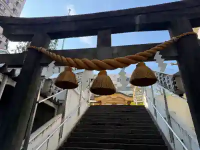 高輪神社の{uncategorized: "未分類", other: "その他", undefined: "問題あり", building: "その他建物", grave: "お墓", sacred_gate: "鳥居", guardian: "狛犬", statue: "像", buddha: "仏像", history: "歴史", nature: "自然", garden: "庭園", animal: "動物", pagoda: "塔", temizu: "手水舎", mountain_gate: "山門・神門", sanctuary: "本殿・本堂", subordinate: "末社・摂社", art: "芸術", scenery: "景色", jizo: "地蔵", ema: "絵馬", goshuin: "御朱印", omikuji: "おみくじ", items: "授与品その他", amulet: "お守り", goshuincho: "御朱印帳", eats: "食事", festival: "お祭り", votive_dance: "神楽", shichigosan: "七五三参", wedding: "結婚式", experience: "体験その他", initially: "初詣", around: "周辺", anti_infection: "感染症対策"}